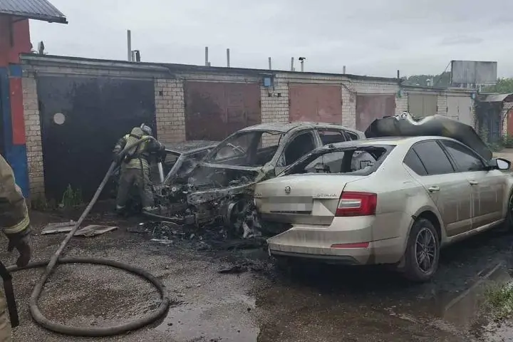 Известна причина пожара, повредившего пять машин в Стерлитамаке