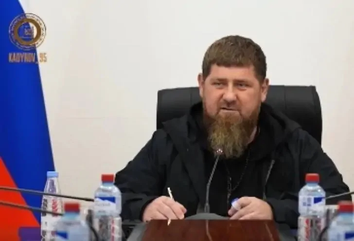 Кадыров потребовал от чиновников закрыть долги жителей Чечни