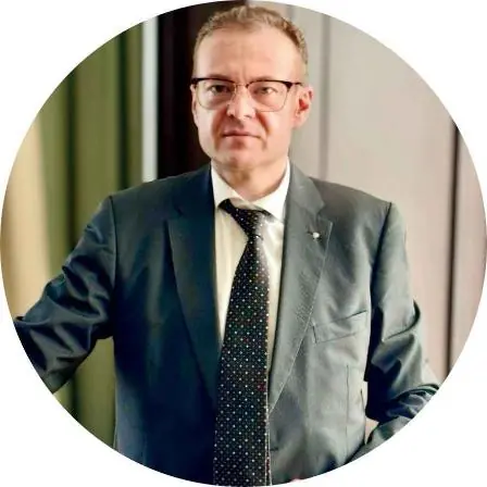 Роман Петров