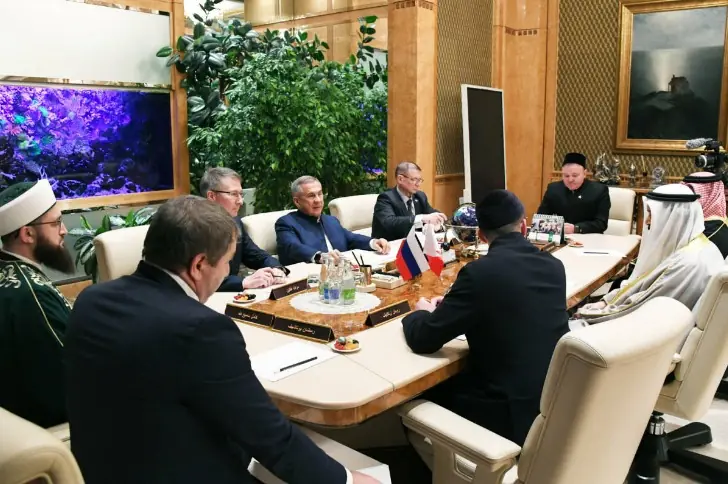 Минниханов обсудил с советником бахрейнского короля перспективы сотрудничества