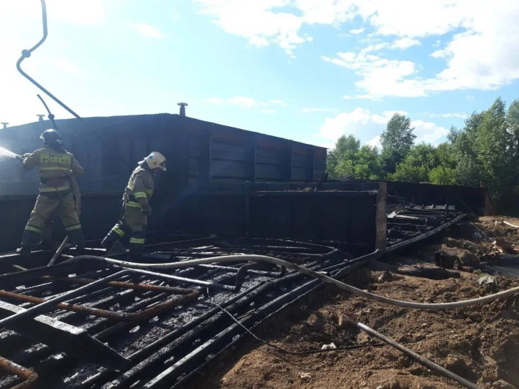 В Уфе произошел пожар на судоремонтном заводе