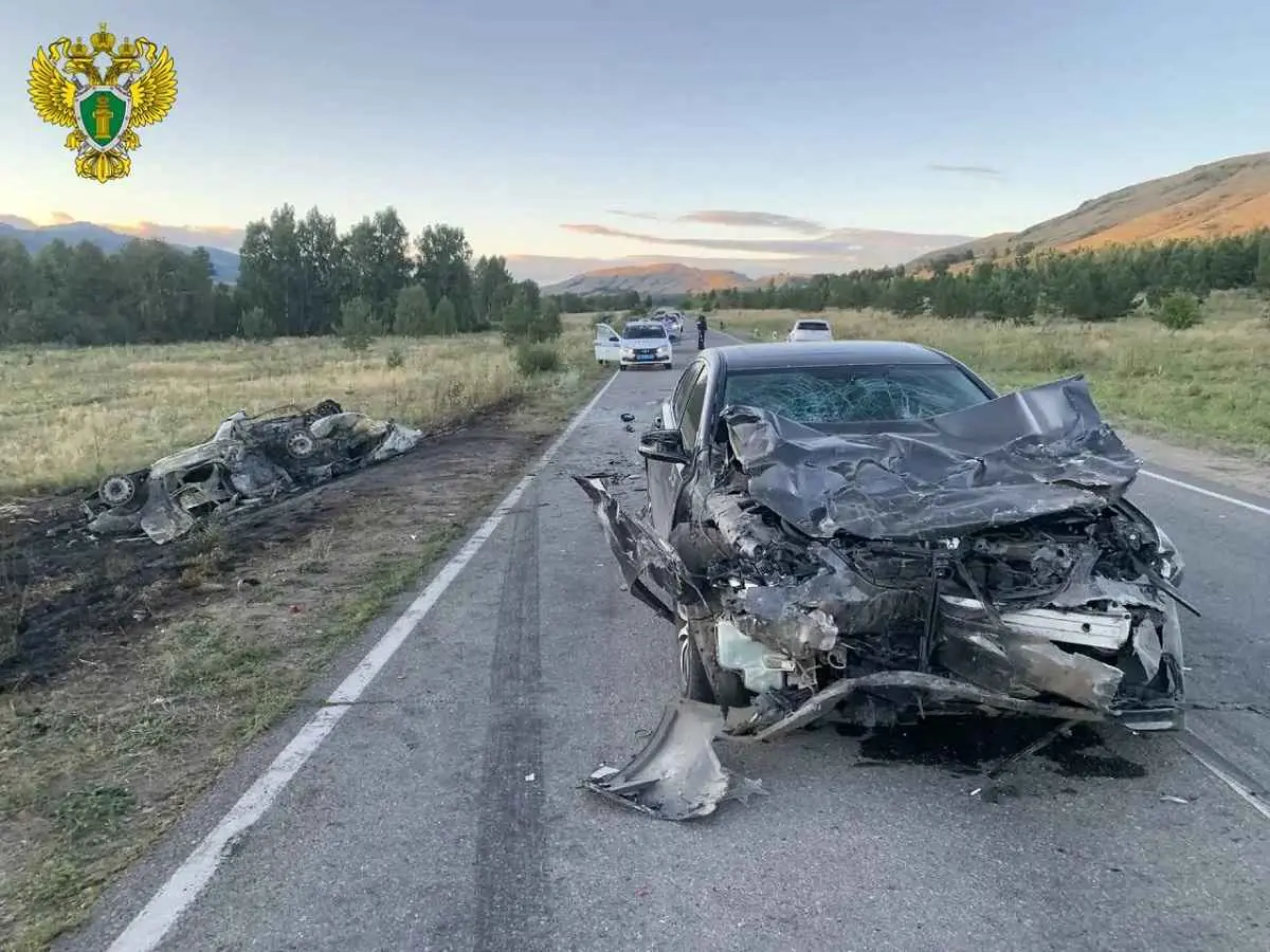 Трое парней сгорели заживо в ДТП в Башкирии