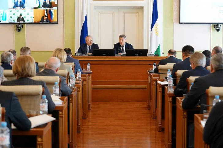 Радий Хабиров возглавил оперштаб по обеспечению социально-экономического развития Башкирии