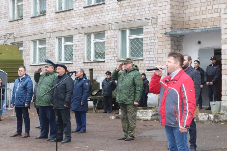 «Чем выше давление, тем крепче бетон!»: как Калининский район Уфы отправил мобилизованных 