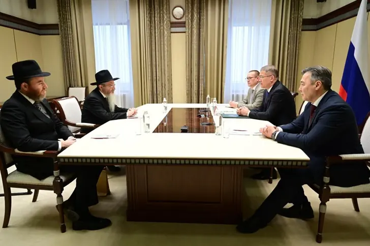 Глава Башкирии обсудил ряд проектов с главным раввином России