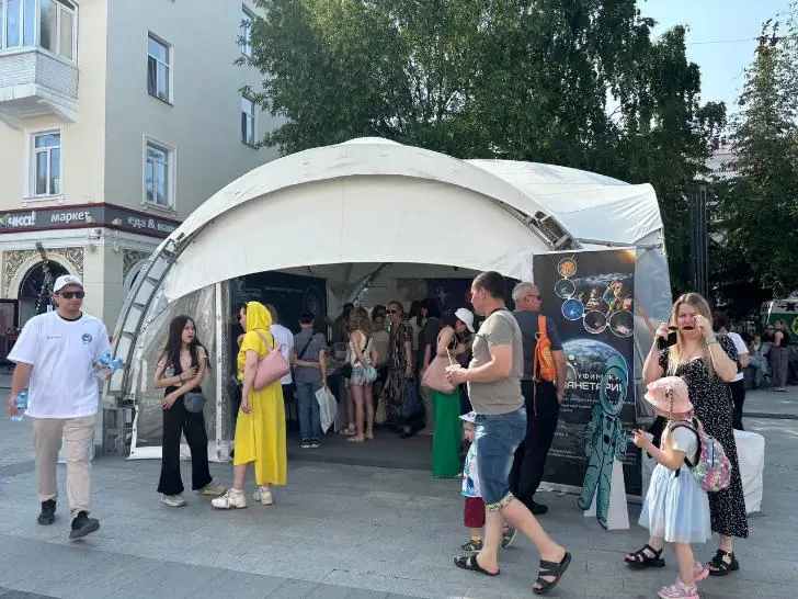 «Не потерянное поколение»: как зумеры и альфа выбрали шахматы вместо телефонов на фестивале «Айда играть!»