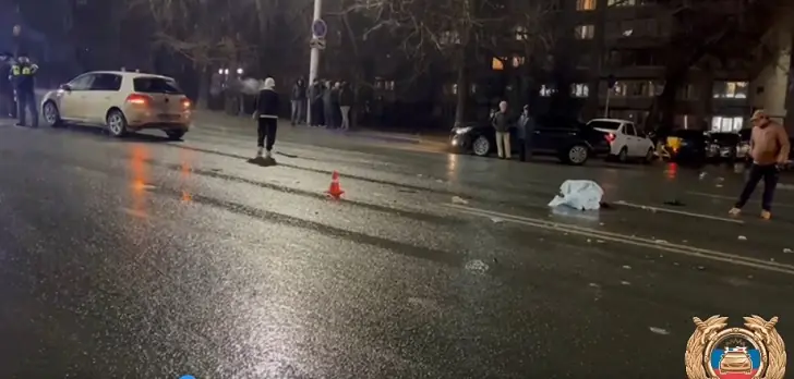 Сбила машина, а потом наехала другая: вечером в Уфе произошло страшное ДТП