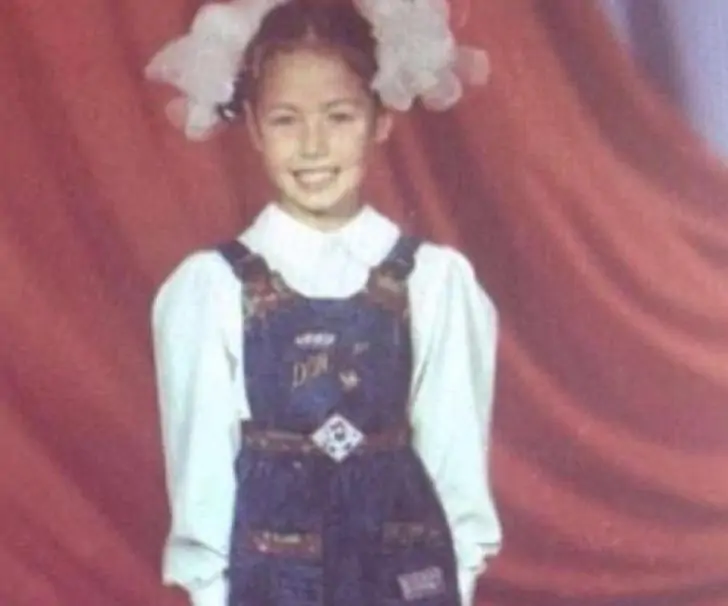 «Была единственной башкирочкой»: Ляйсан Утяшева рассказала о своем первом дне в школе