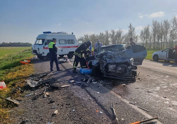 В Башкирии двое человек погибли и пятеро пострадали в массовой аварии