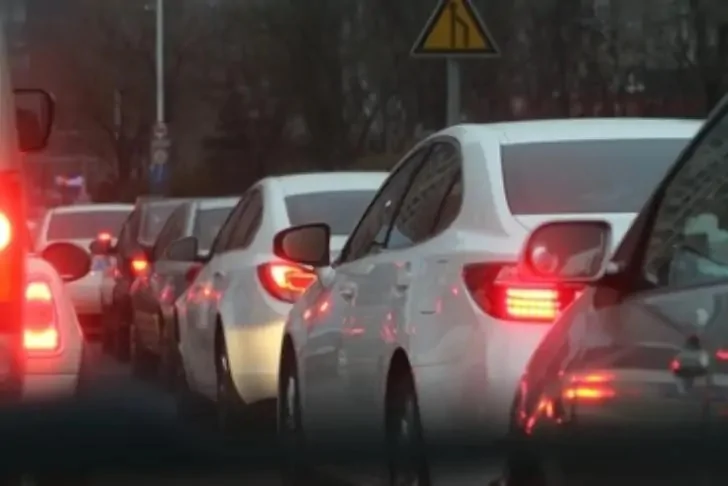«Ради чего мы тут стоим?!» Жуткие пробки опять обездвижили Уфу