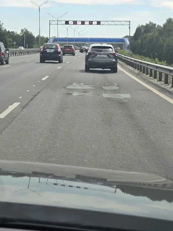 Дорога смерти: жители Уфы в ужасе от колеи на пути в аэропорт