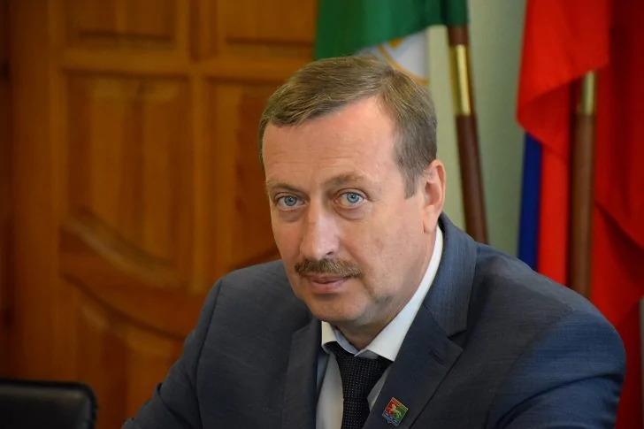 Экс-глава Уфимского района Вилорий Угаров сложил мандат депутата Курултая
