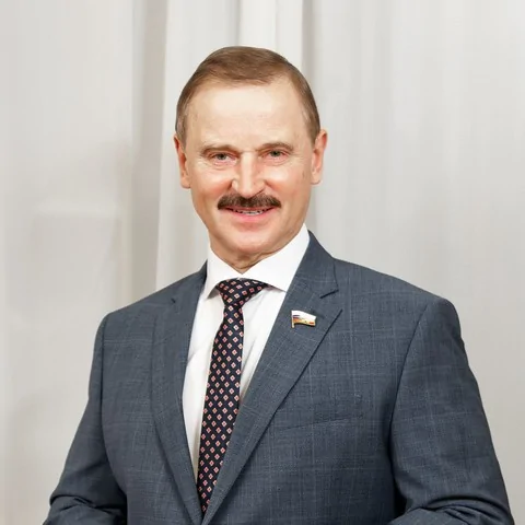 Депутата Госдумы, заподозренного в пьяном выступлении, госпитализировали в прединсультном состоянии