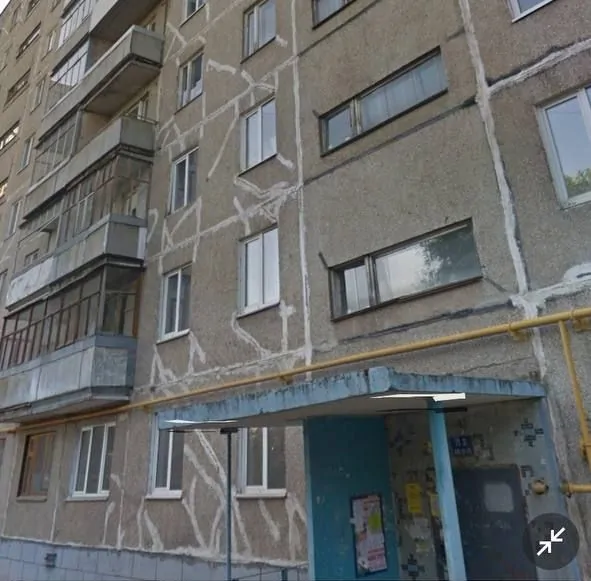 В Уфе снесут аварийный дом с трещинами, появившимися из-за карстовых провалов