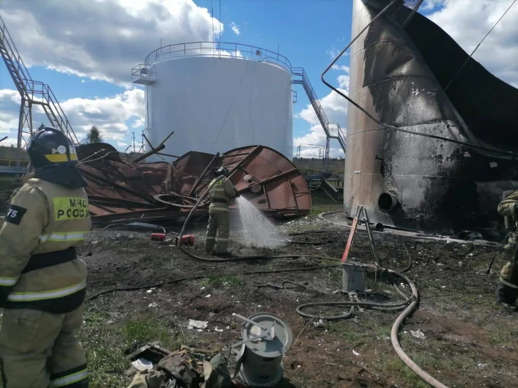 МЧС опубликовало видео последствий «хлопка» на Абзелиловской нефтебазе в Башкирии 