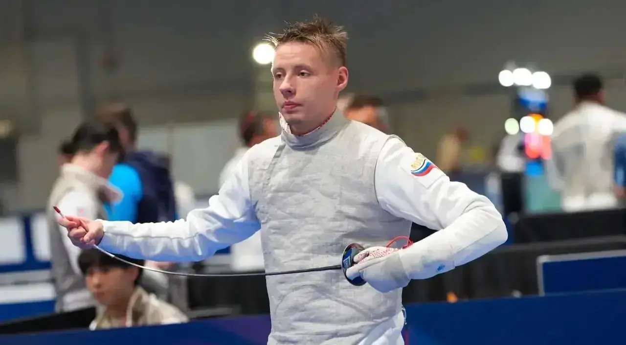 Фехтовальщик из Башкирии вошел в число сильнейших на чемпионате мира в Гонконге
