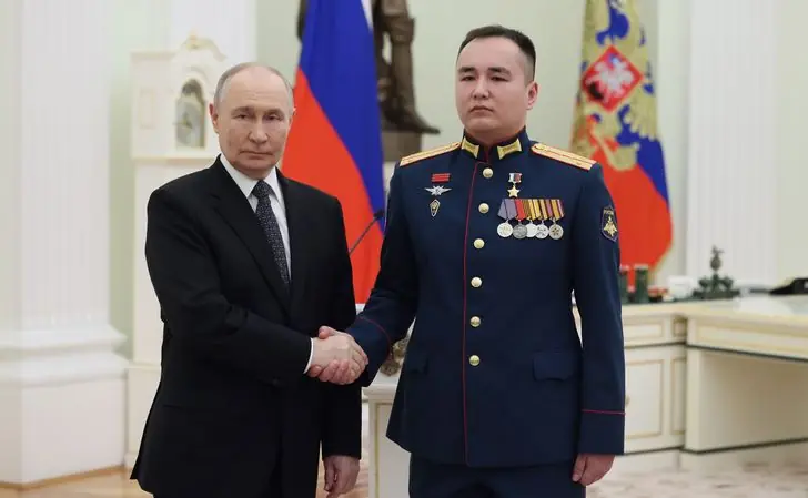 Путин наградил участника СВО из Башкирии медалью «Герой России»