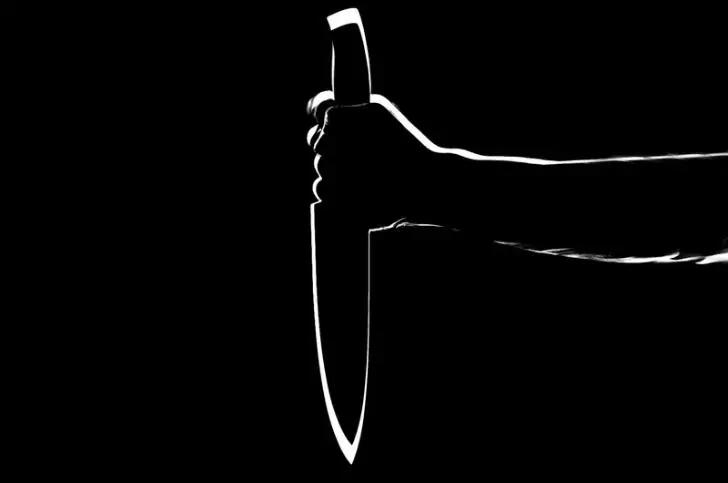Мешал своим криком пить. В Башкирии 22-летняя мать изрезала своего ребенка