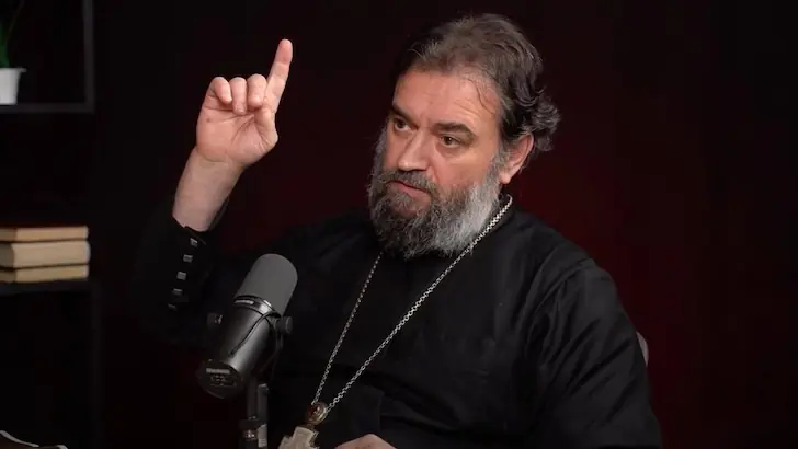 Кому нельзя помогать — и почему это не грех. Советы протоиерея Андрея Ткачёва