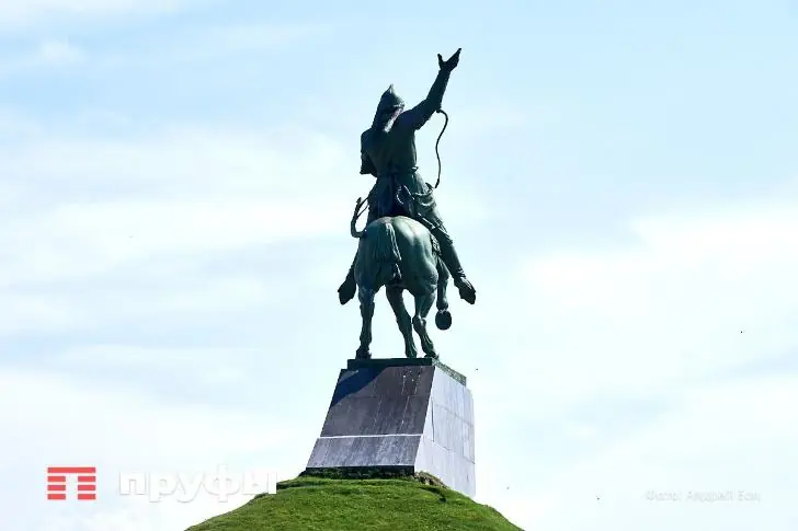 Всадника снимут с коня: памятник Салавату Юлаеву начали разбирать