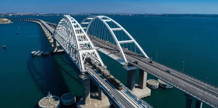 В ночь на воскресенье украинские БПЛА массово атаковали Москву и Крым