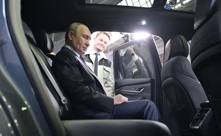 Путин лично протестировал новый кроссовер «Volga K50» — честные впечатления