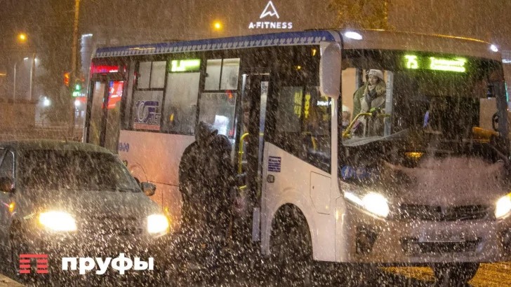 автобусы до гостиного двора уфа. гостиный двор уфа 2022. автобусы до гостиного двора уфа. уфа площадь гостиный двор. автобус сипайлово-радуга расписание.