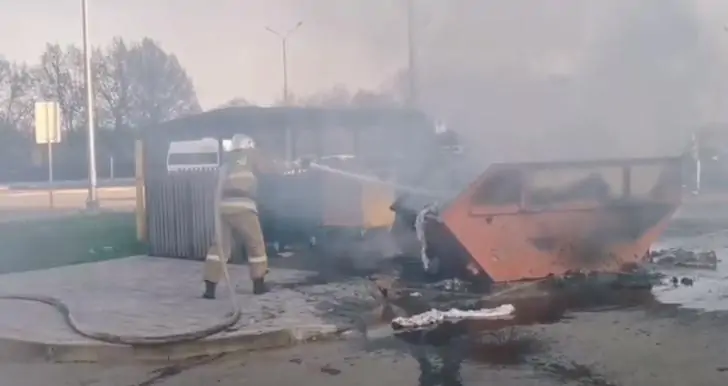 В Уфе произошел пожар возле детской площадки