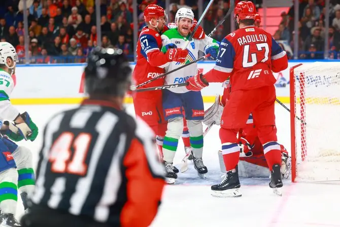 «Играли только в первом периоде»: болельщики «Салавата Юлаева» разочарованы игрой против «Локомотива»