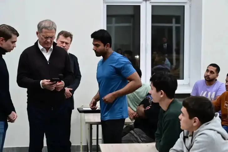 Хабиров лично встретился с иностранными студентами БГМУ после страшного нападения 