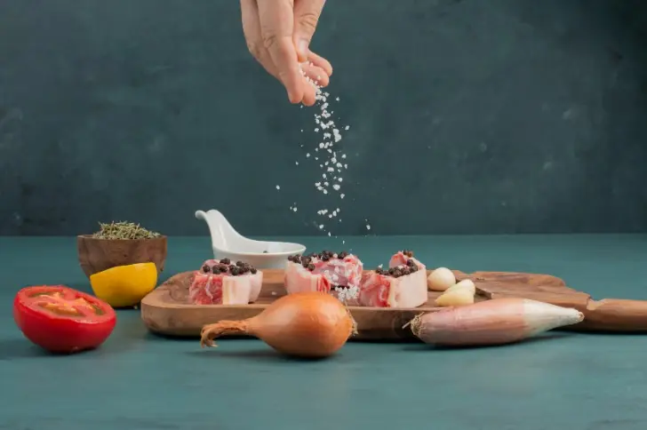 Тревожный сигнал: ученые доказали, как избыток соли вредит мозгу