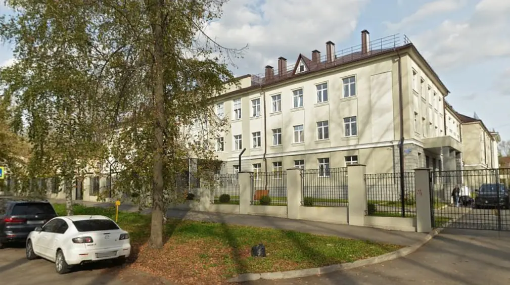 В Уфе подросток напал с ножом на общежитие БГМУ: есть пострадавшие