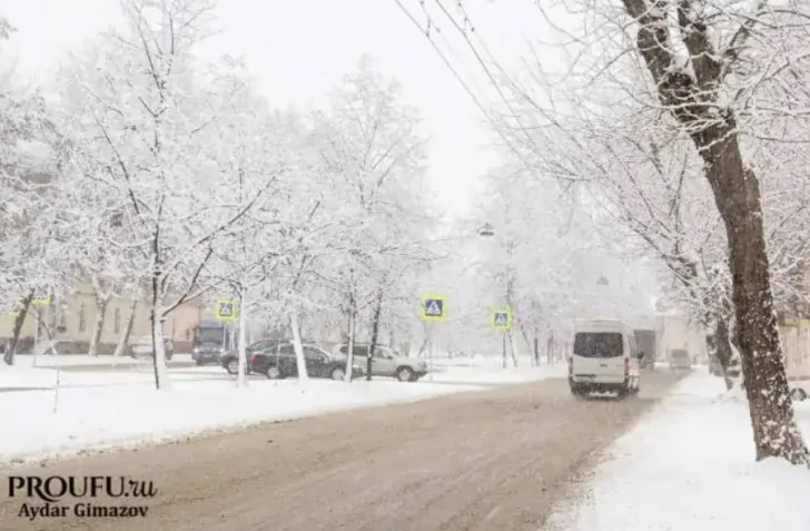 В Башкирии из-за сильной метели закрыли движение по трассе  