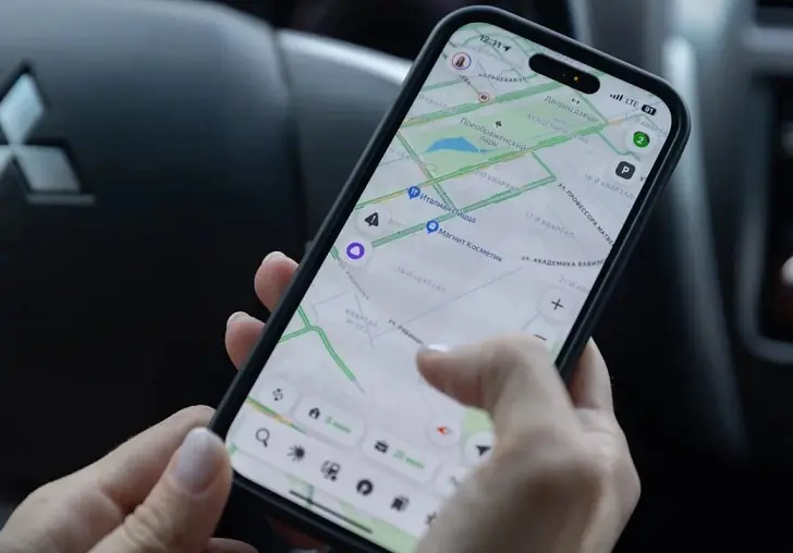 Эксперт телекома: какие гаджеты нельзя оставлять в машине зимой