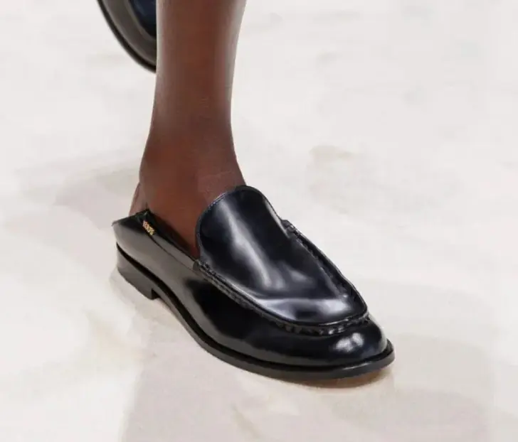 Не лоферы, не мюли: эта пара обуви станет главным трендом весной-2026 