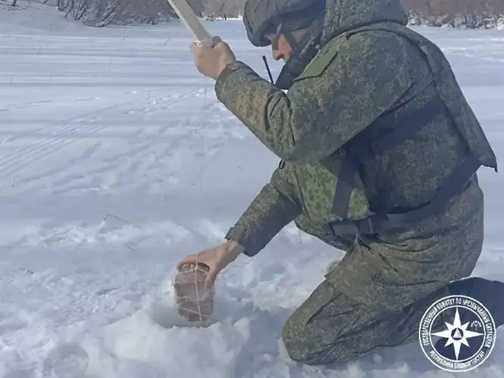 В Башкирии слышны взрывы льда: для чего это делают