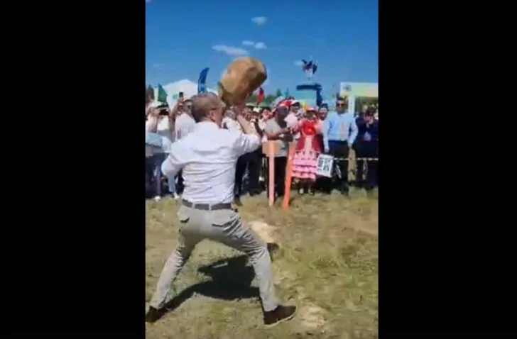 Появилось видео, как Хабиров метнул дубину на Сабантуе