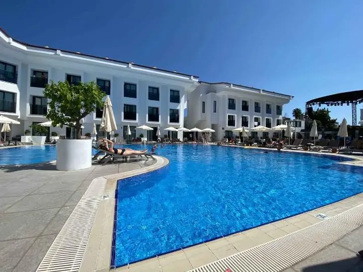 В Египет – 30 тысяч, в Дубай – 32: цены резко упали на топовые туры «все включено»