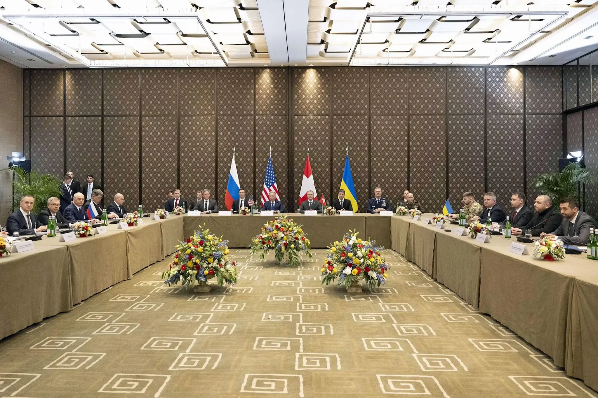 Глава МИД Украины заявил о невозможности мира без давления на Россию