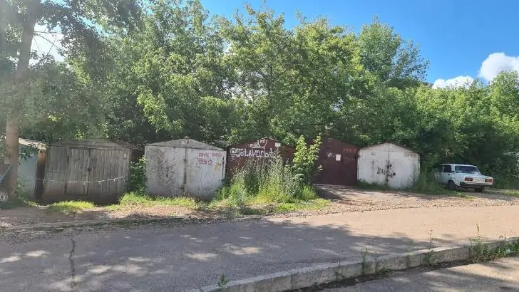 Жительница Башкирии пожаловалась Хабирову на гаражи