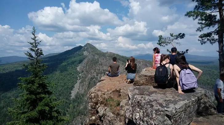 За копейки, но придется попопеть: туристка о подъеме на Айгирские скалы