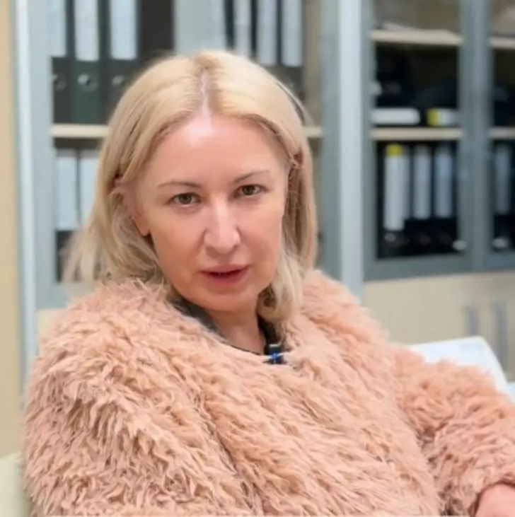 Светская львица или гламурная фифа? Как одевается директор центра для инвалидов Скоробогатова – смотрим фото