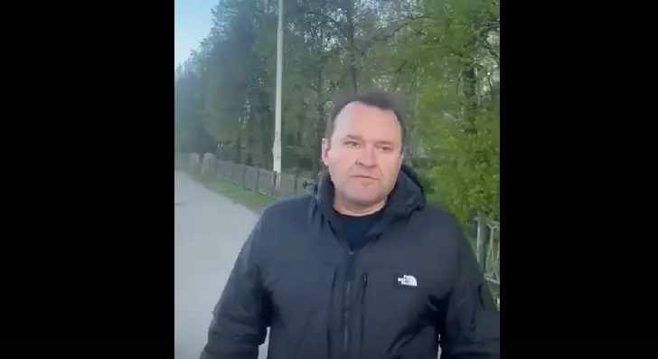 Мэр Туймазов опроверг, что рабочие скребут лопатами старый асфальт