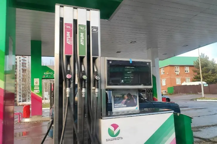 Пять нарушений на 150 заправках: в Татарстане продолжается масштабная проверка топлива