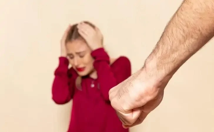 Как уйти от домашнего тирана? Советы психолога, юриста, адреса кризисных центров в Башкирии