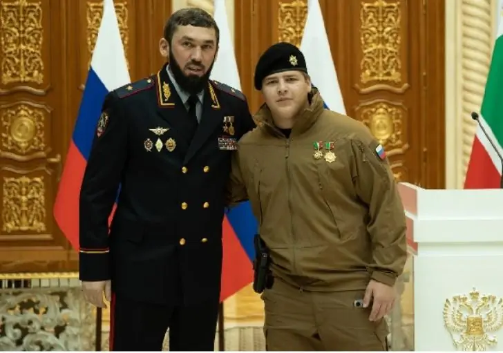 «Есть необходимые качества»: 16-летний Адам Кадыров стал курировать батальон Минобороны