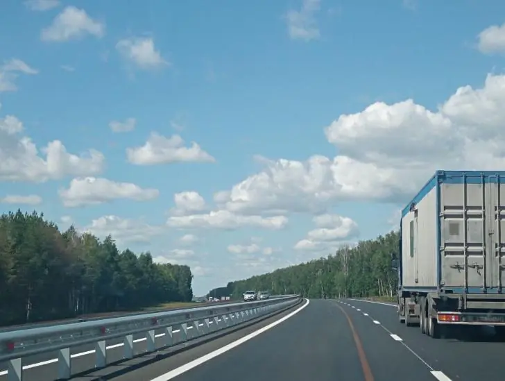 «Екатеринбург просто визжит от восторга!»: зачем в глухих районах Башкирии открыли платную трассу М-12