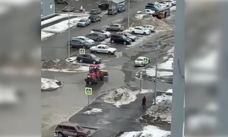 «Нафиг ливневки — будем креативить»: уфимцы возмутились новым способом борьбы с лужами