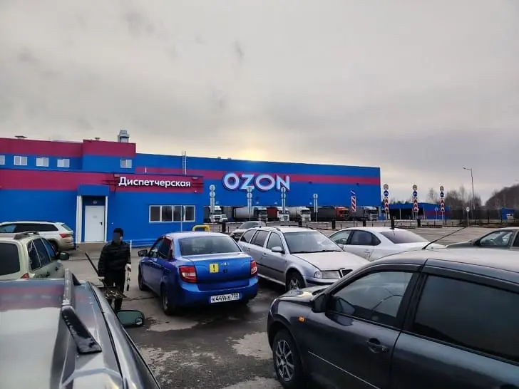 «Выживаем, как умеем»: один 12-часовой рабочий день «легкого заработка» на складе Ozon