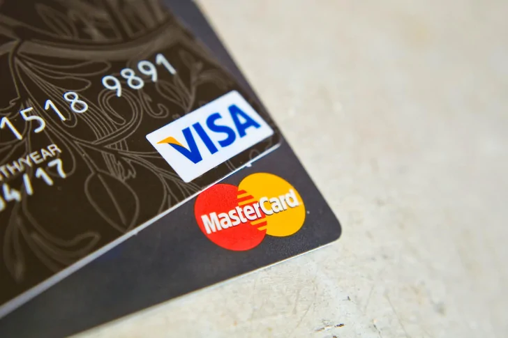 Visa предупредила о введении ограничений для карт на территории России